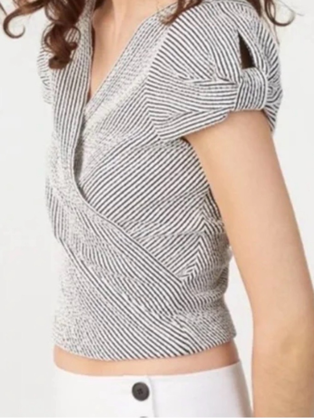 Club Monaco Women's Black and white crop top